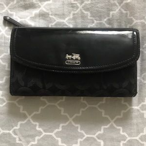 ❌SOLD❌Authentic Coach Wallet